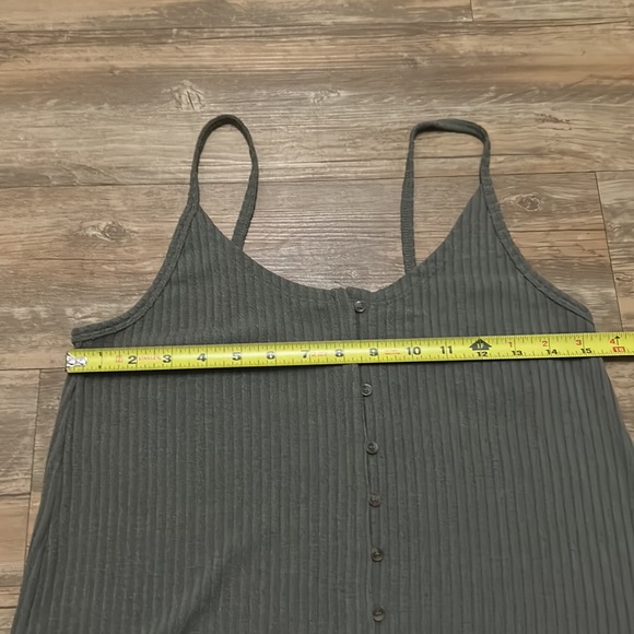 AEO olive button front tank NWT - Picture 5 of 12